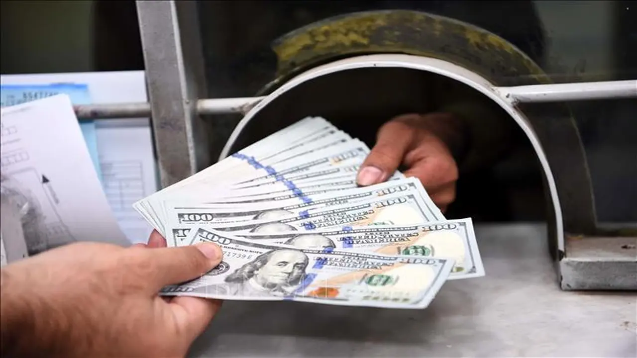 مؤشر الدولار الأمريكي يحافظ على مكاسبه المسجلة خلال الأسبوعين الماضيين في الأسواق